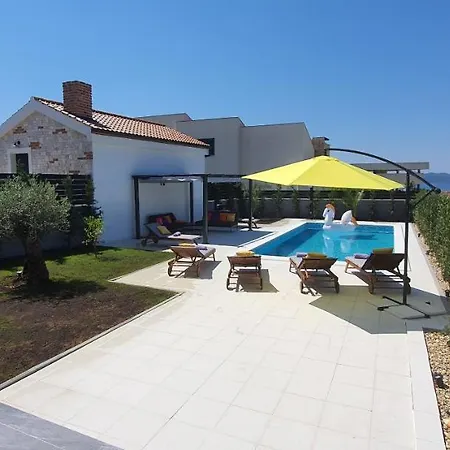 Vila New 2020! 4* Ivona With Pool And Jacuzzi Zadar