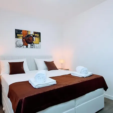 New 2020! 4* Ivona With Pool And Jacuzzi Vila Zadar
