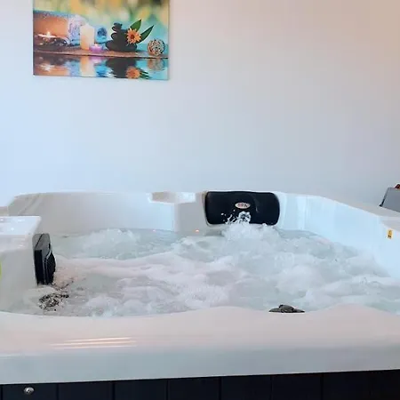 New 2020! 4* Ivona With Pool And Jacuzzi ヴィラ *