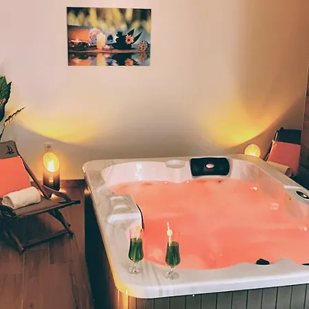 New 2020! 4* Ivona With Pool And Jacuzzi * ザダル