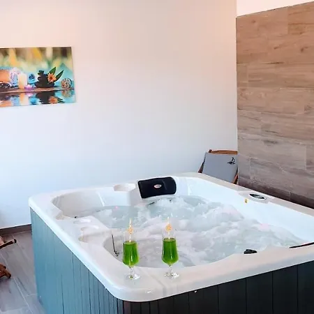 New 2020! 4* Ivona With Pool And Jacuzzi ザダル