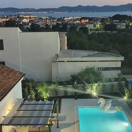 ヴィラ New 2020! 4* Ivona With Pool And Jacuzzi *
